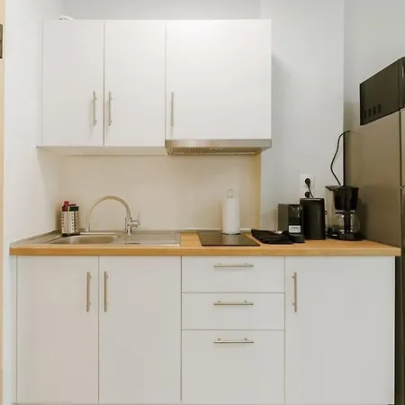 Snug Studio Apartment With Pvt Garden Access I Афины Экстерьер фото