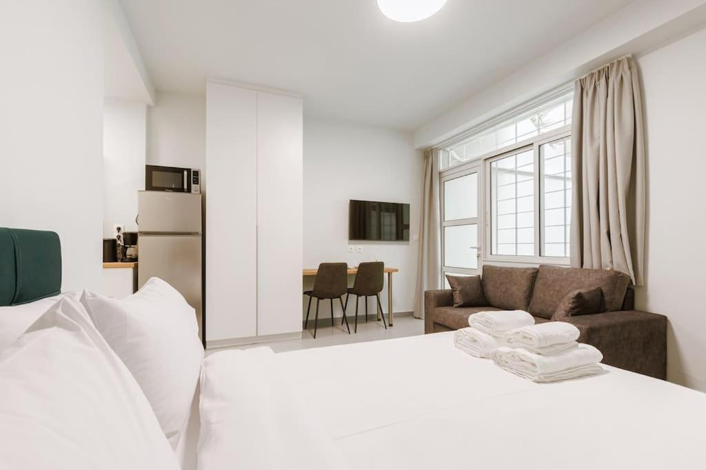Апартаменты Snug With Pvt Garden Access I *