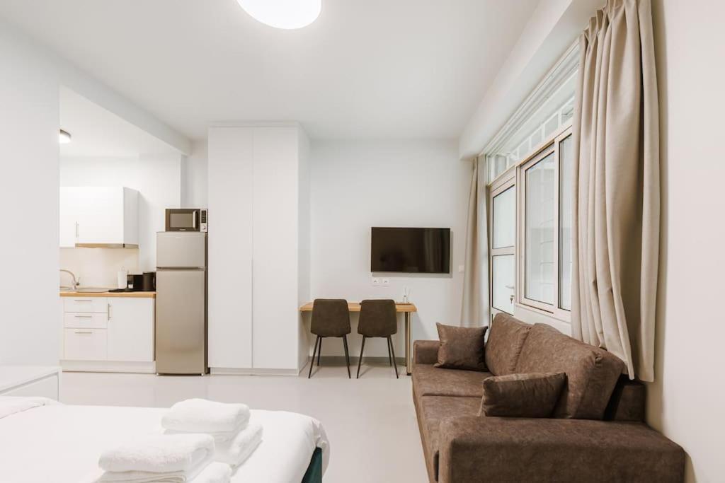 Snug With Pvt Garden Access I Апартаменты