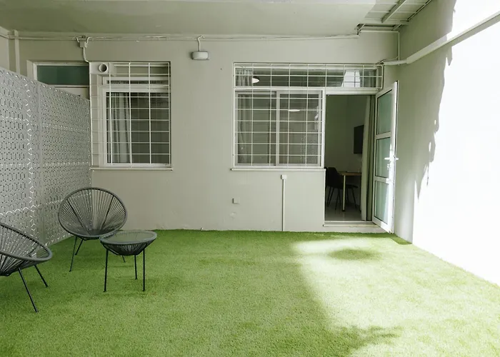 Snug Studio Apartment With Pvt Garden Access I