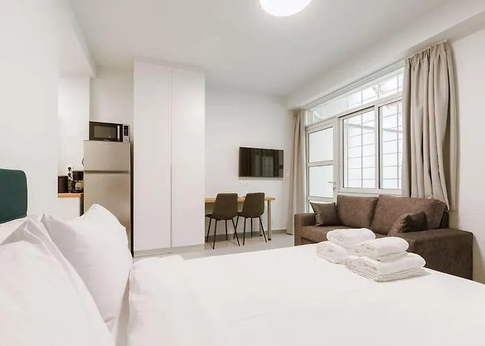 Snug Studio Apartment With Pvt Garden Access I