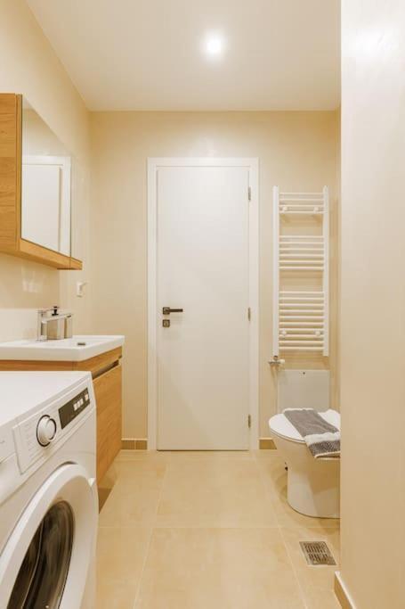 Apartment Snug With Pvt Garden Access I